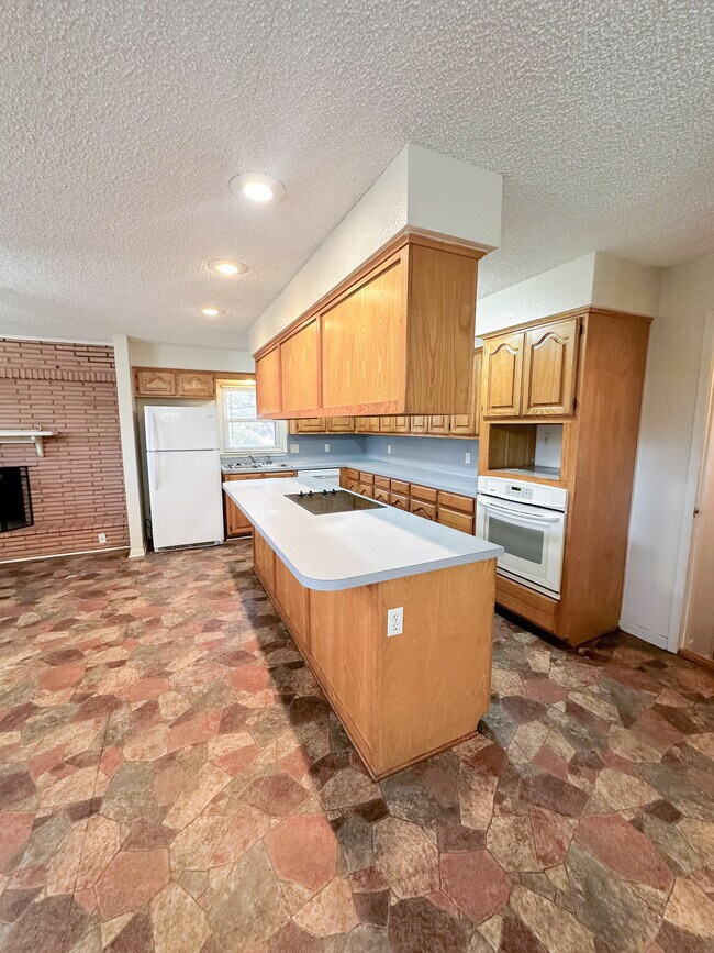 Foto del edificio - 924 NW Runyon Rd