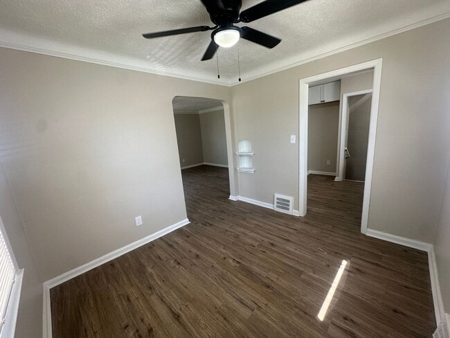 Building Photo - Renovated 3-Bedroom Home – Section 8 Welcome!
