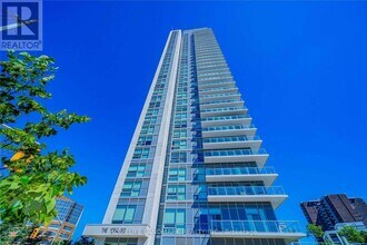 Building Photo - 275 Yorkland Rd