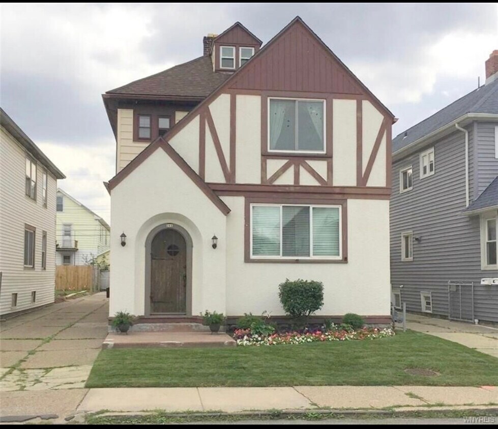 House Front - 291 Hartwell Rd