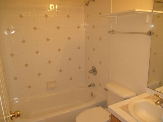 Building Photo - Cozy 2 Bed/2 Bath Townhome AVAILABLE NOW!!