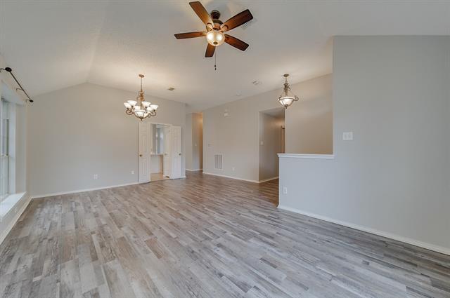 Foto del edificio - 10617 Memphis Dr
