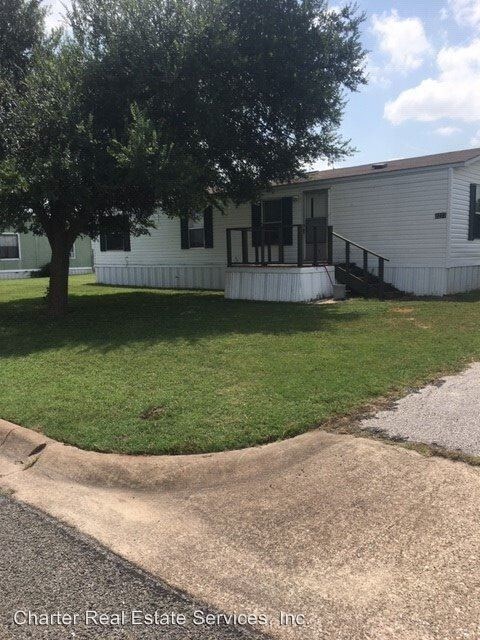 Primary Photo - 2217 Twin Oaks Dr