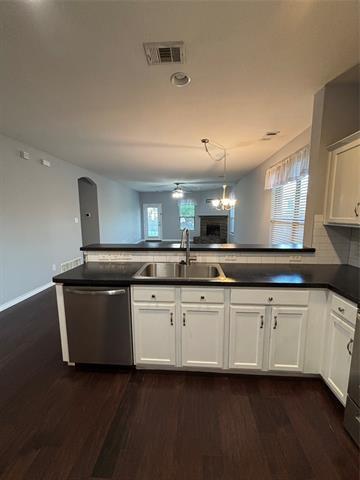 Building Photo - 1000 Prairie Heights Dr