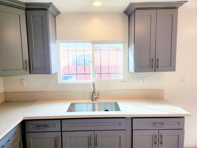 Foto del edificio - 1241 E 80th St