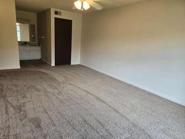 Foto del edificio - 1 Bedroom, 1.5 Bath Townhouse