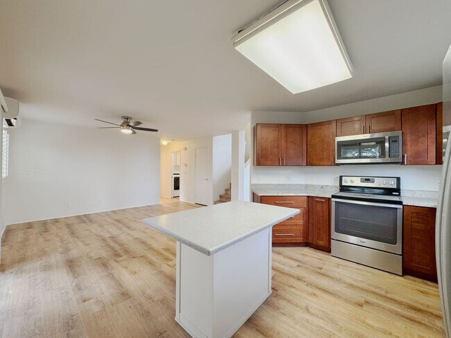 Building Photo - 95-1047-1047 Hookowa St