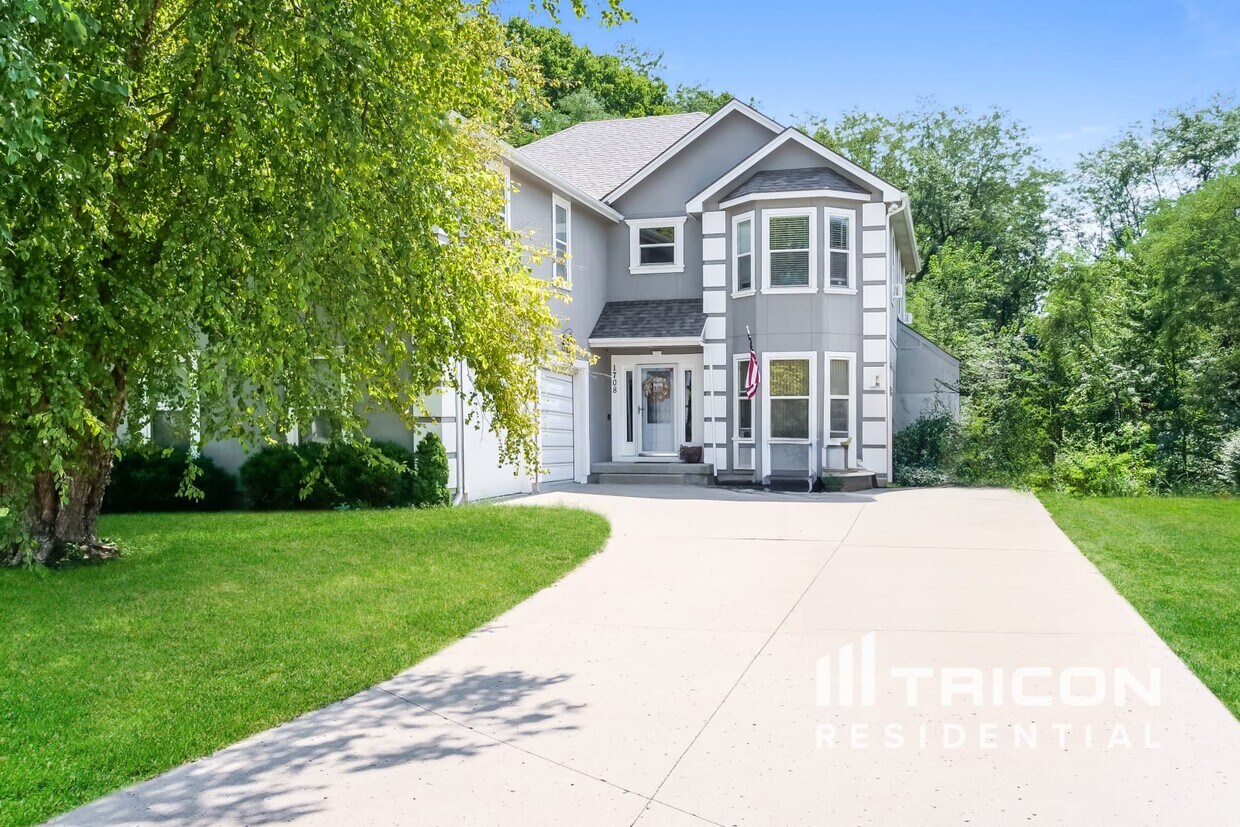 Foto principal - 1708 NE Craigievar Ct