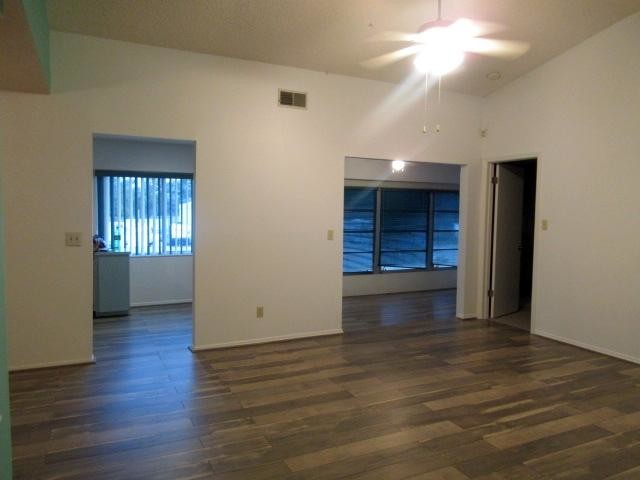 Foto del edificio - 7744 St. Andrews Blvd.