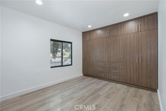 Building Photo - 8143 Hazeltine Ave