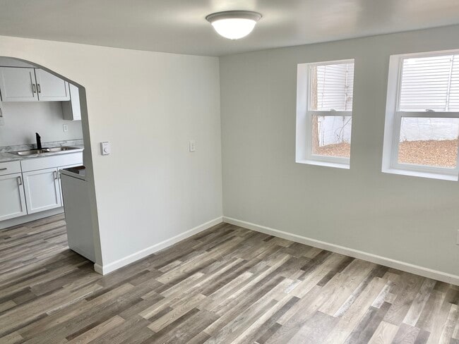 Living room - 520 W Edwards st