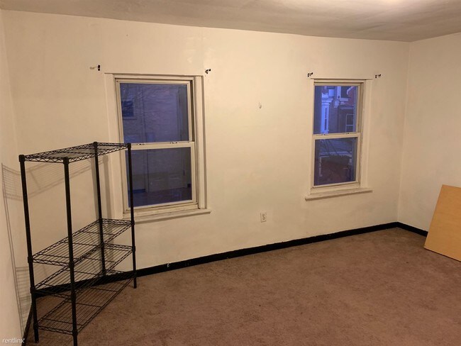 Building Photo - 2 br, 1 bath Apartment - 3207 Kennett Sq # 2