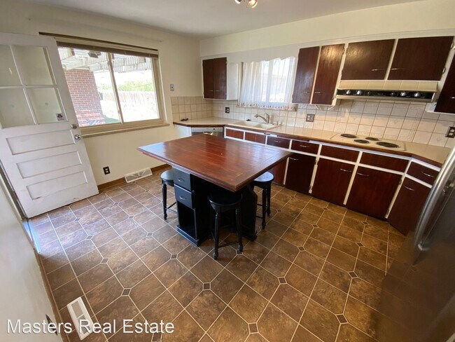 Foto del edificio - 3 br, 2 bath House - 2245 N Marshall St