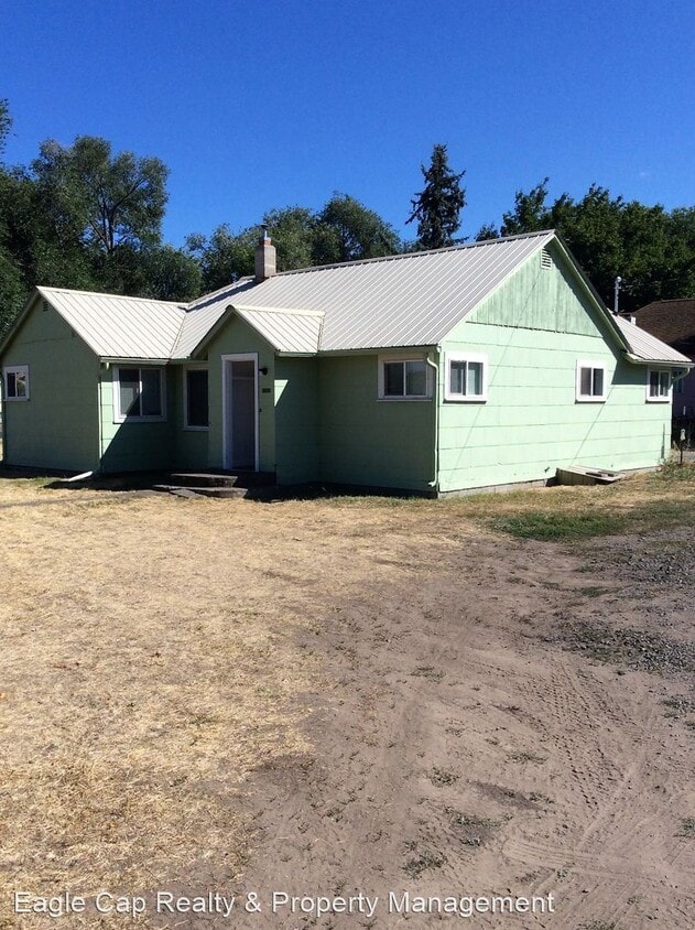 2206 Washington, La Grande, OR 97850 House Rental in La Grande, OR