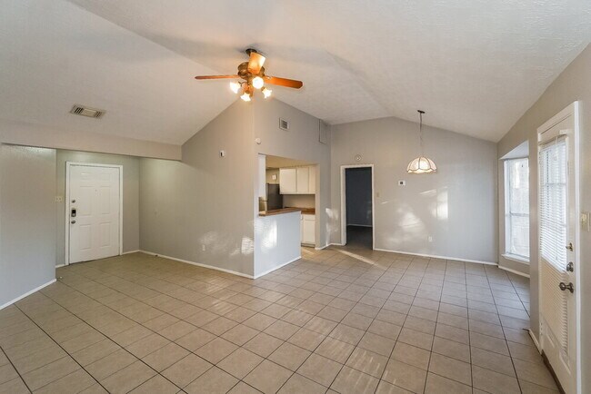 Foto del edificio - 7622 Millbrae Ln