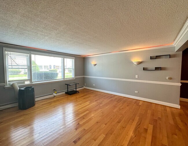 4937 N East River Rd Unit 1A, Norridge, IL 60706 Condo for Rent in