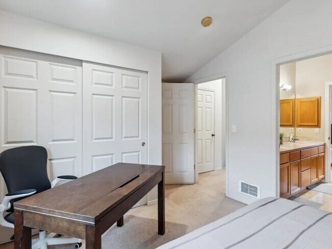 Foto del edificio - 2 Bedroom Townhome in Seattle