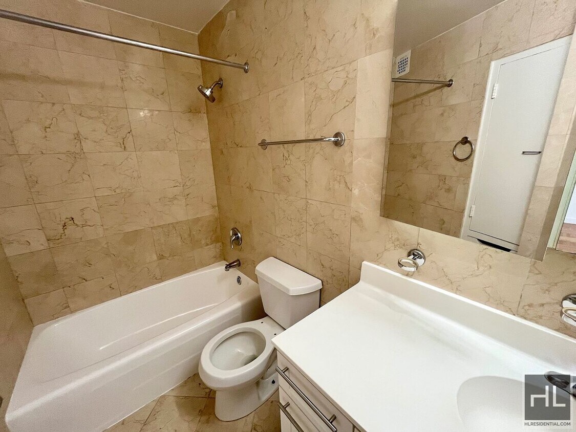 Building Photo - Fourth Avenue