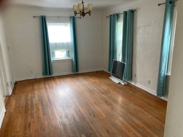 living area - 1250 Ames St