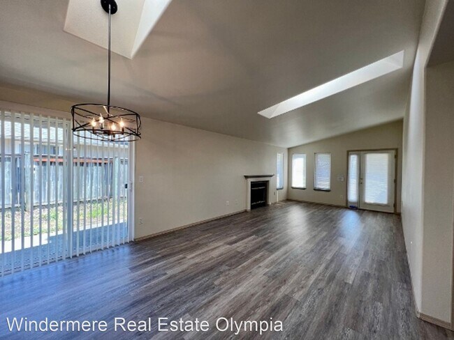 Building Photo - 3 br, 2 bath House - 9023 Steilacoom Rd SE