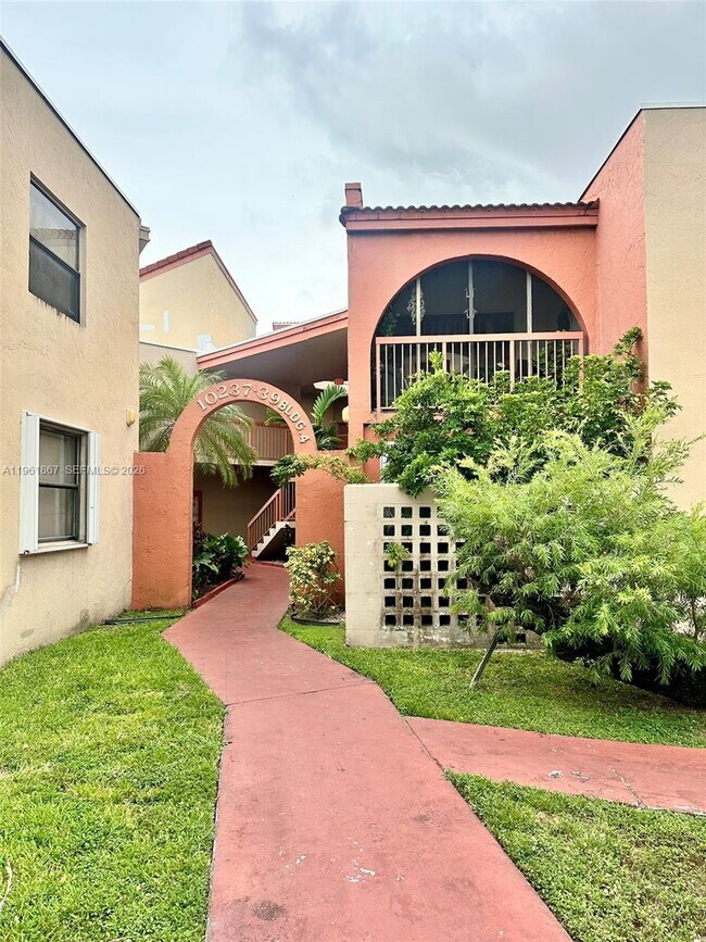 Foto del edificio - 10237 NW 9th St Cir