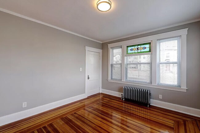 Foto del edificio - 173 Chace Ave