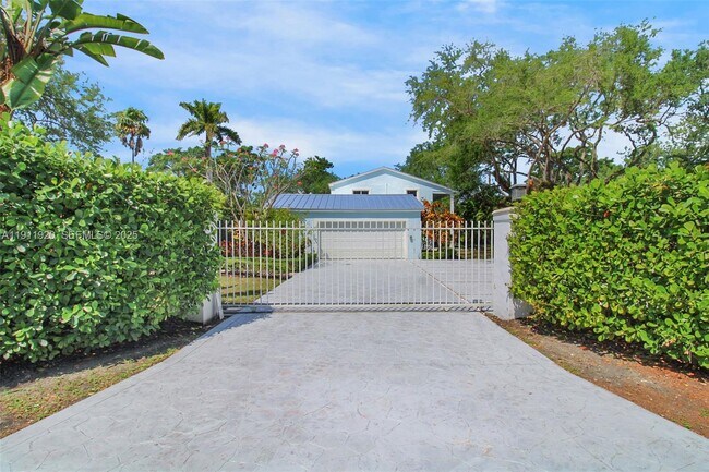 Foto del edificio - 6900 SW 104th St