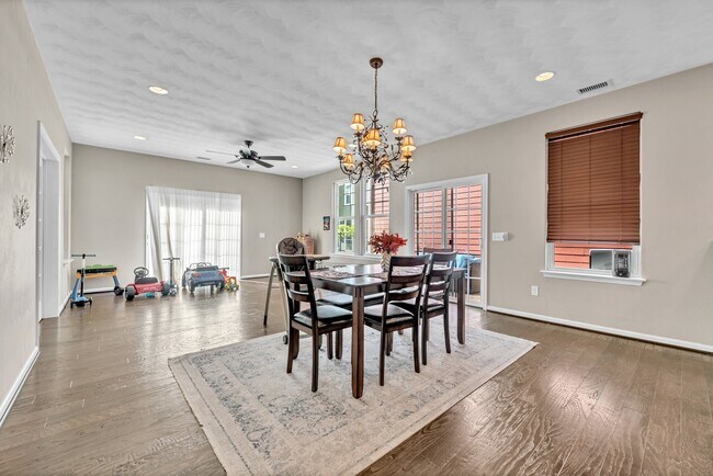 Building Photo - 301 Ford Dr