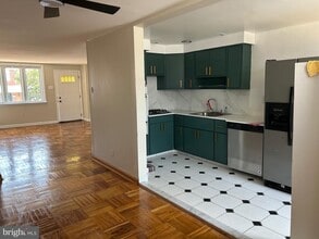 Building Photo - 1538 Curtin St
