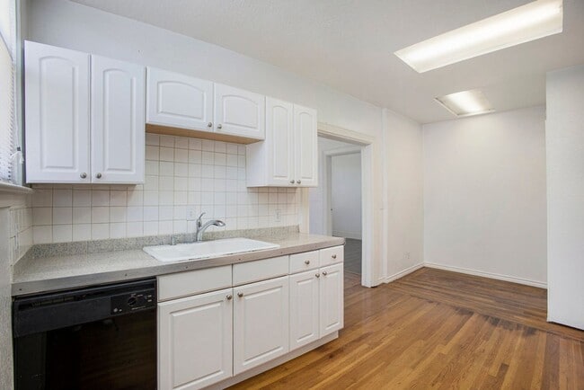 Building Photo - 1401 Sherman St