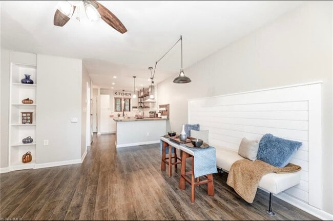 Building Photo - 1074 Hickory Glen Rd