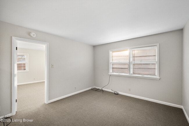 Foto del edificio - 2220 Heather Ln