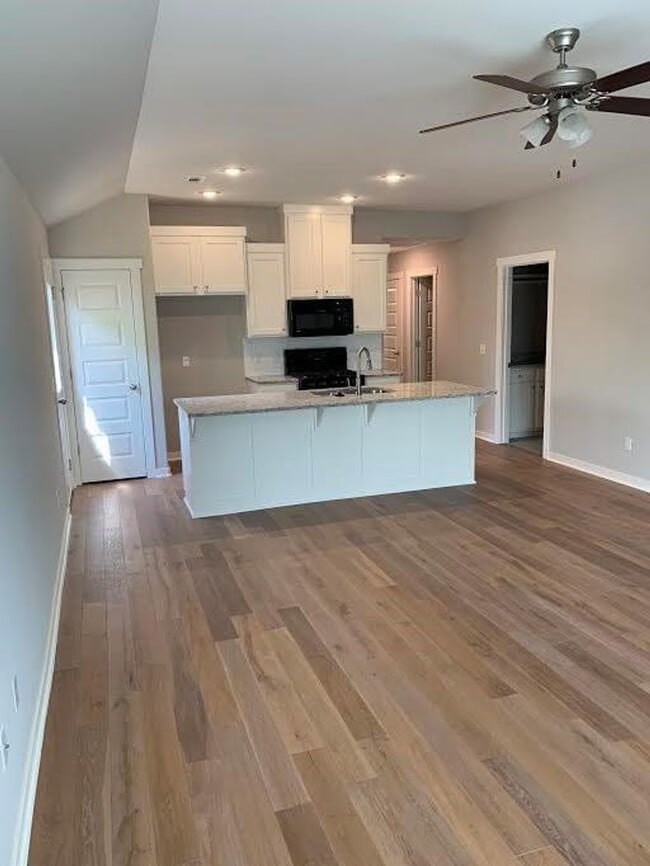 Foto del edificio - 1535-1535 S Duncan Ave