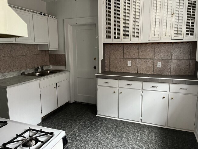 Foto del edificio - 911 W 9th St