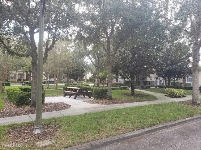 Foto del edificio - 7141 Harmony Square Dr S