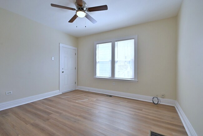 Foto del edificio - 8602 S Muskegon Ave