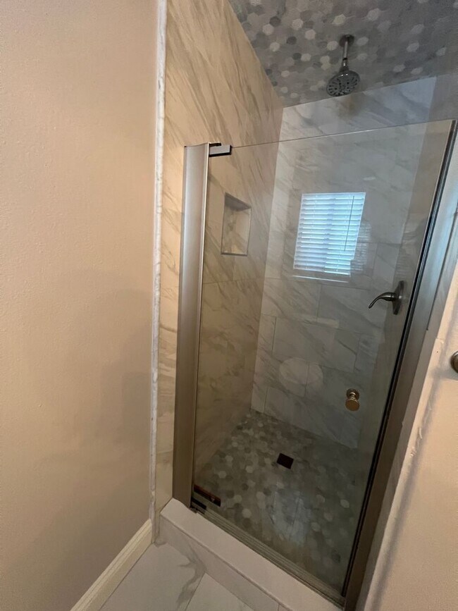 Foto del edificio - This home is for you! Newly remodeled