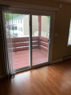 Foto del edificio - 3 bedroom, 1 1/2 bath townhouse