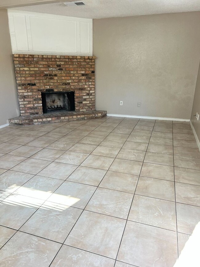 Photo - Well-Maintained 3-Bed / 2.5-Bath Home in Central Arlington