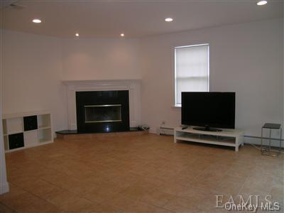 Building Photo - 15 Brassie Rd
