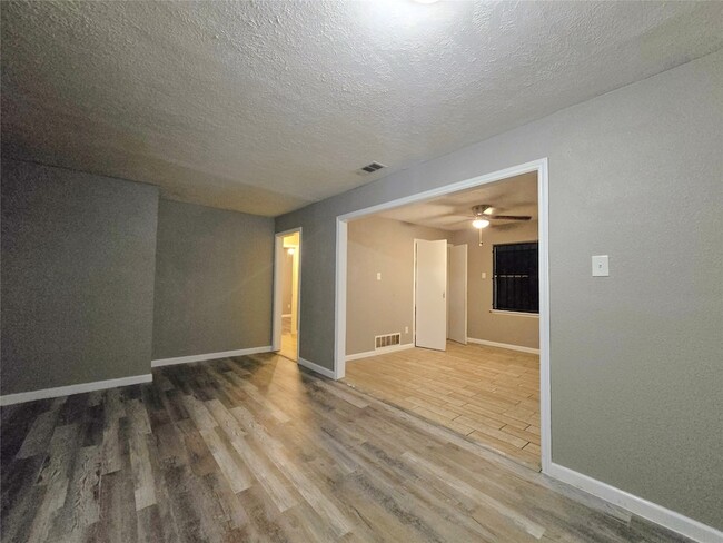 Foto del edificio - 12008 Bellafonte Dr