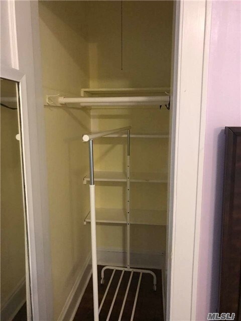 Foto del edificio - 1-05 Malba Dr