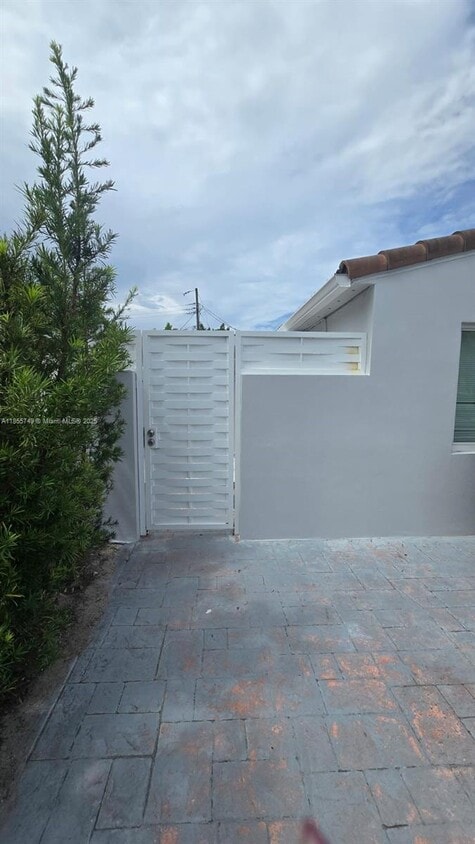 Foto principal - 265 W 53rd Terrace