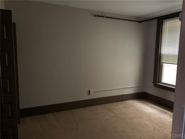 Building Photo - 129 W Fayette St