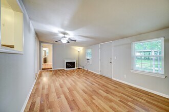 Building Photo - 9193 Lucille Ln