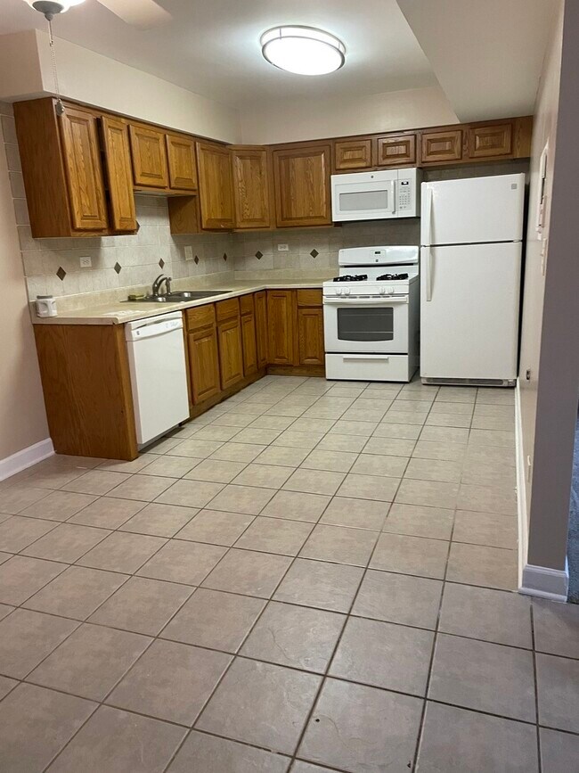 Foto del edificio - 703 Waterford Rd S