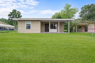 Building Photo - 1112 Anderson Dr