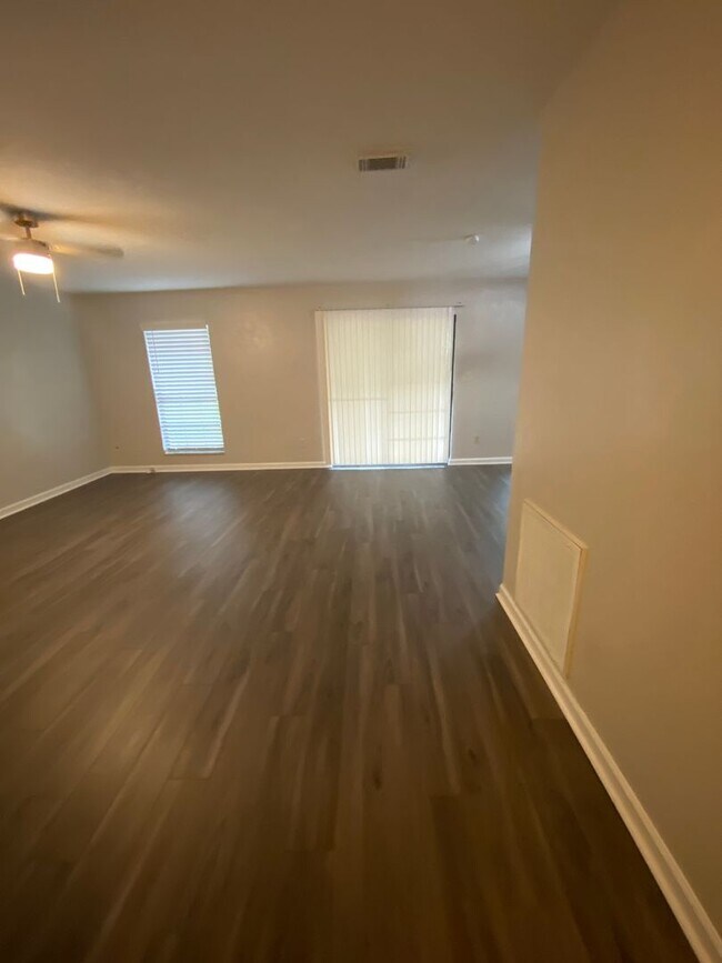 Foto del edificio - Sprawling home in NW Tallahassee