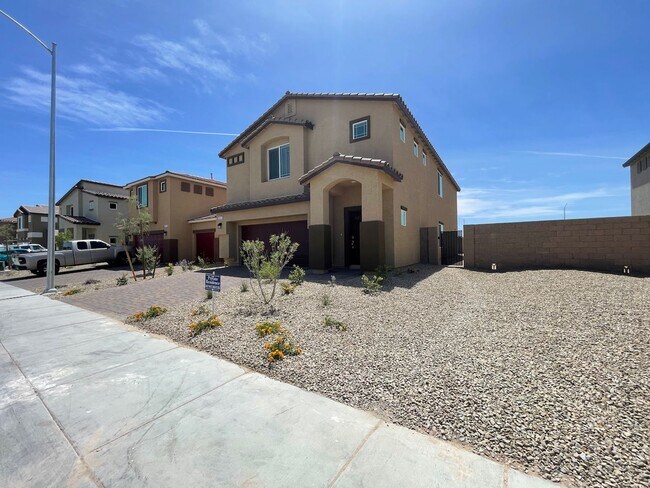 Building Photo - GATED 5 BED 3 BATH 2 CAR GARAGE w/ 1 BED &...