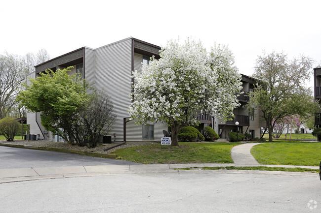 Building Photo - Country Trails Apartments